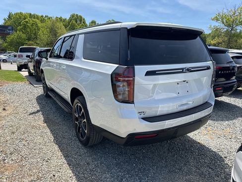 Used 2024 Chevrolet Suburban RST w/ Luxury Package image 3