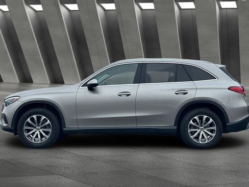 Used 2024 Mercedes-Benz GLC 300 w/ Winter Package image 7