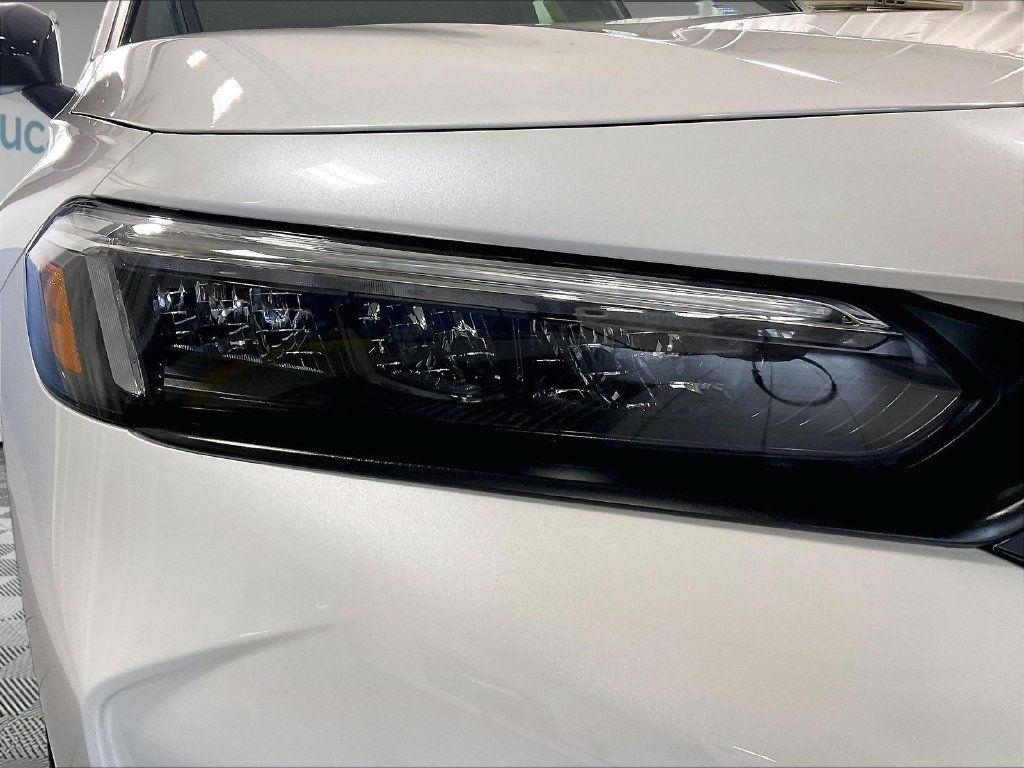 Used 2025 Honda Civic Sport image 32