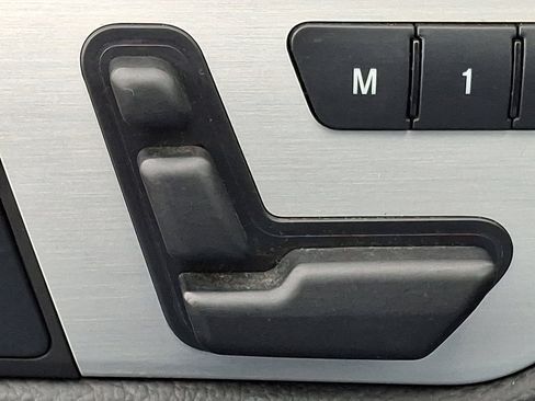 Used 2013 Mercedes-Benz C 300 Sport image 28