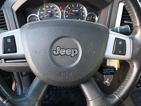 Used 2009 Jeep Grand Cherokee Laredo image 31