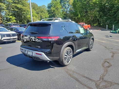 New 2025 Nissan Pathfinder Platinum w/ Cargo Package image 9