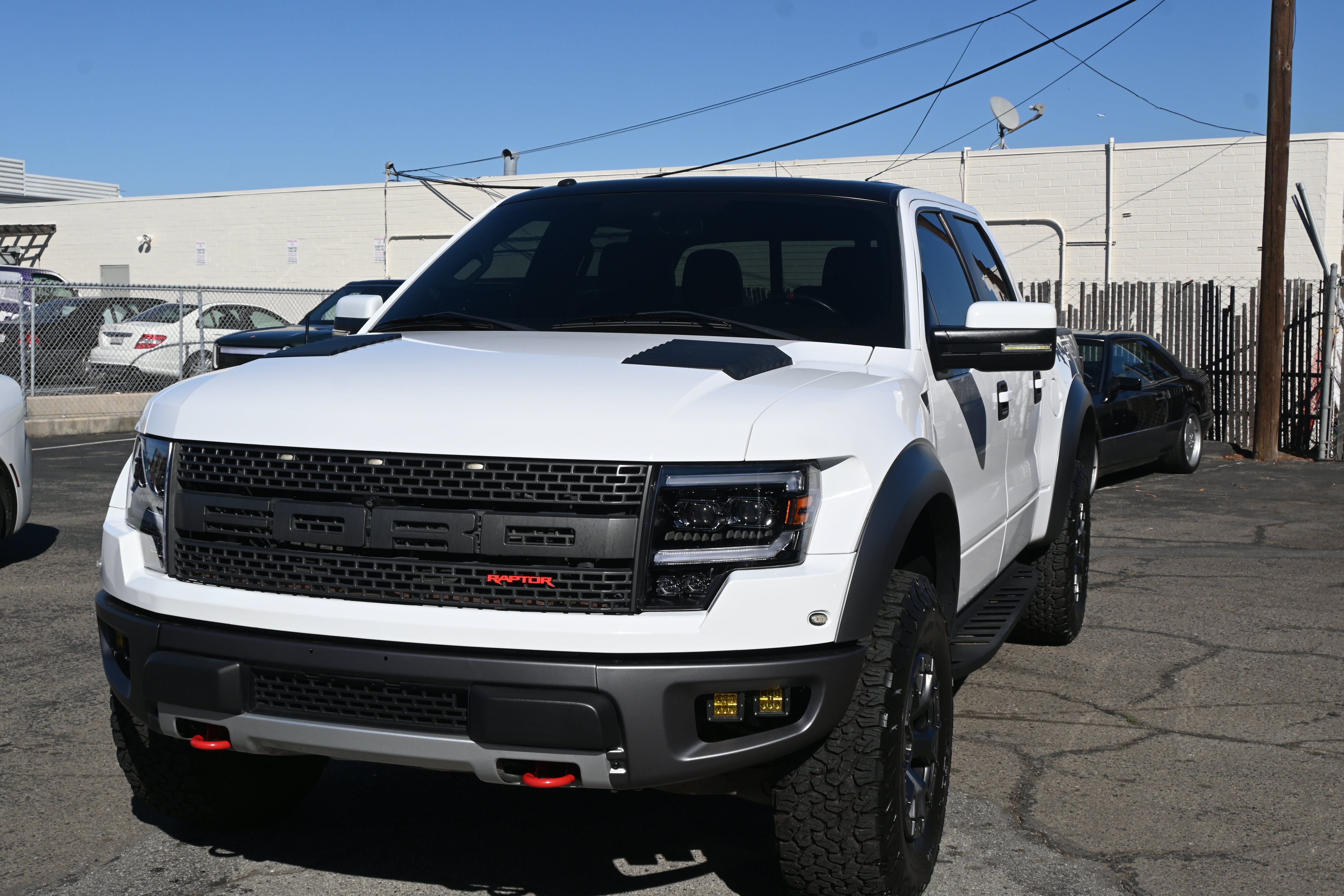 Used 2014 Ford F150 Raptor w/ Equipment Group 801A Luxury AWD/4WD image 3