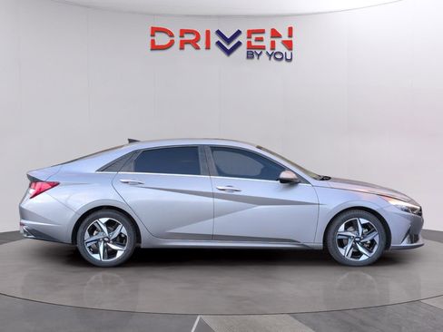 Used 2023 Hyundai Elantra Limited image 6