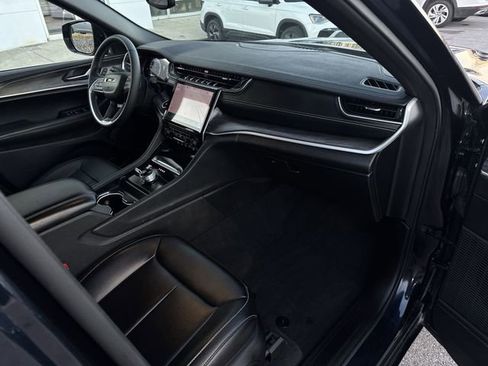 Used 2024 Jeep Grand Cherokee L Limited image 29