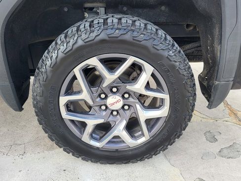 Used 2022 GMC Sierra 1500 SLT w/ SLT Convenience Package image 30