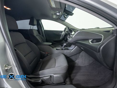 Used 2022 Chevrolet Malibu LT FWD image 40