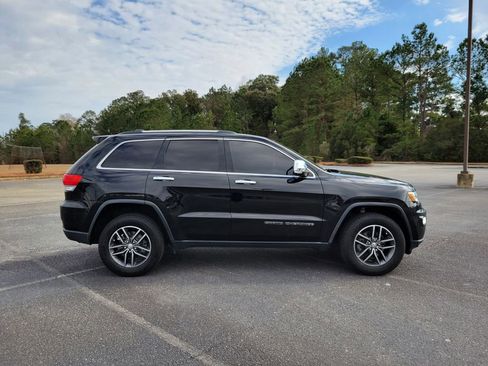 Used 2017 Jeep Grand Cherokee Limited image 6