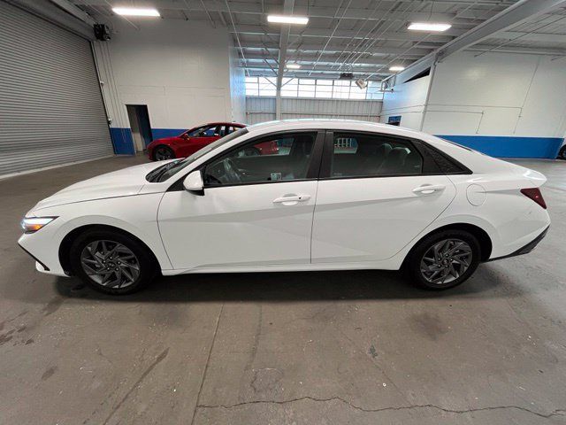 Used 2024 Hyundai Elantra SEL FWD image 6