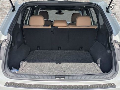 Certified 2023 Volkswagen Tiguan SE R-Line AWD/4WD image 13