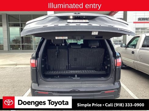 Used 2025 Toyota Sequoia 4WD image 13