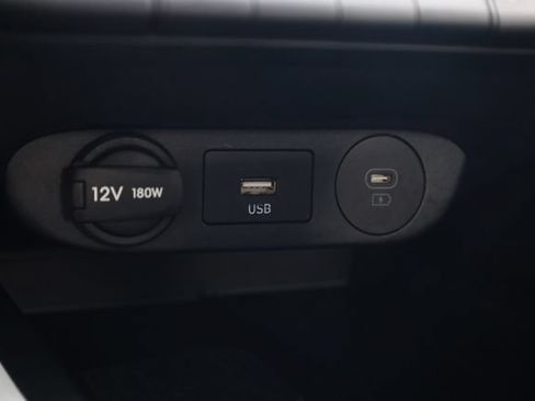 Certified 2025 Hyundai Elantra Limited FWD image 20