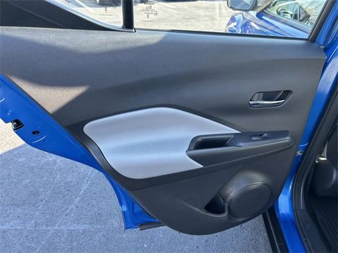 Used 2023 Nissan Kicks SR w/ SR Premium Package image 18