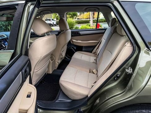 Used 2018 Subaru Outback 2.5i image 9