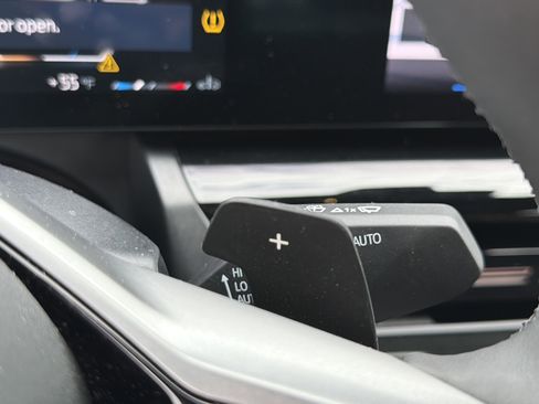 Certified 2025 BMW 530i w/ Premium Package image 13