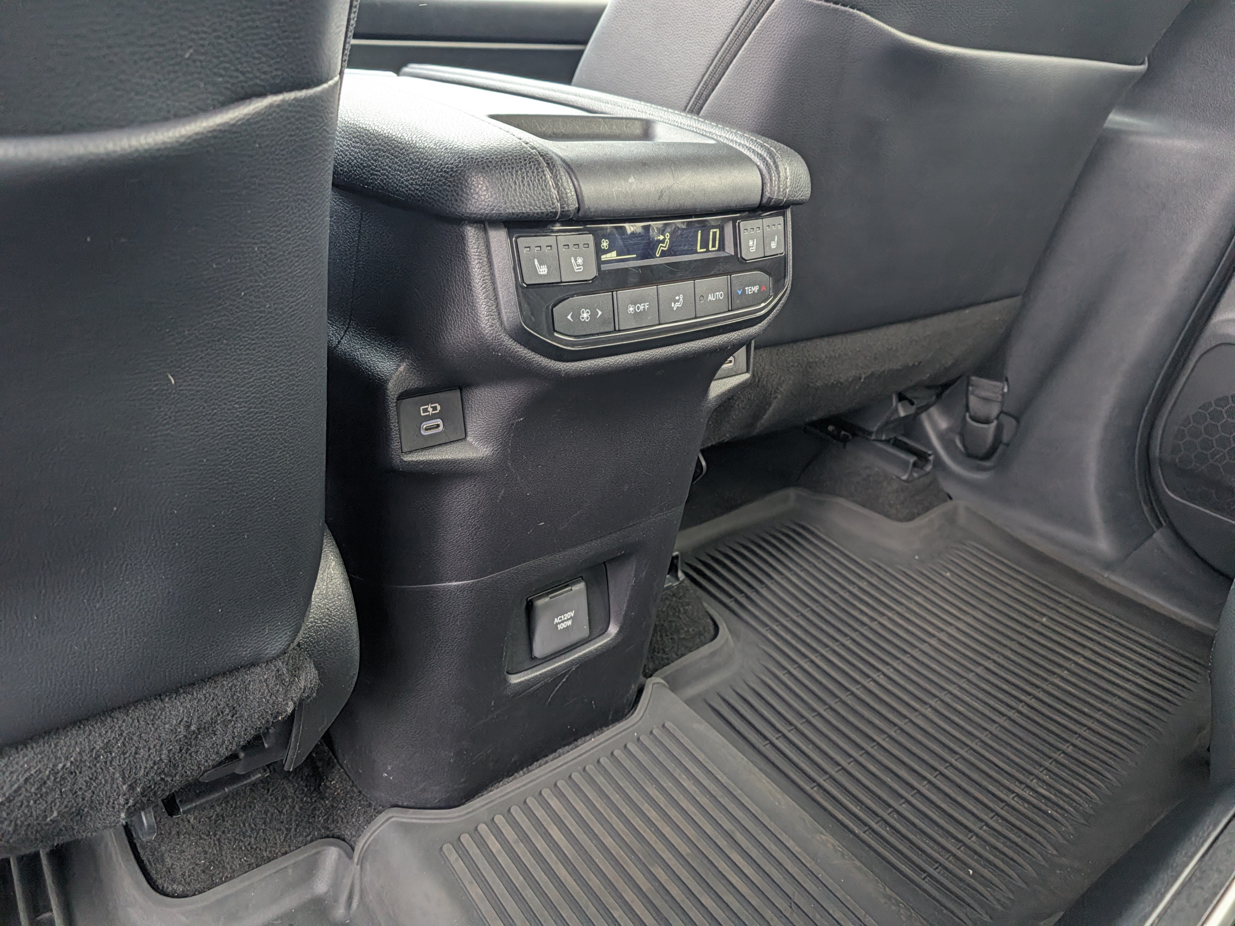 Used 2024 Toyota Grand Highlander AWD image 22