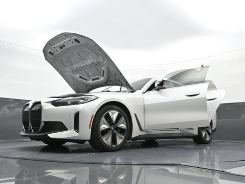 Used 2023 BMW i4 eDrive40 w/ Premium Package RWD image 39