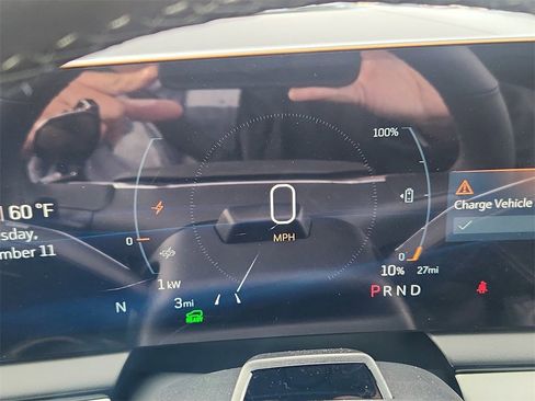 New 2026 Cadillac Optiq Luxury 2 image 10