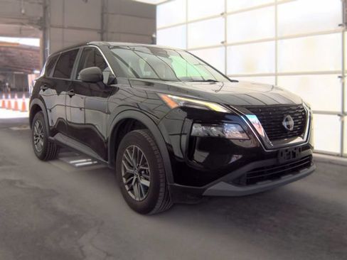 Used 2023 Nissan Rogue S FWD image 2