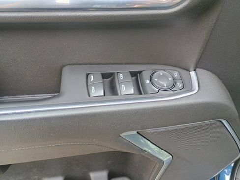 Used 2022 Chevrolet Silverado 1500 LT AWD/4WD image 23