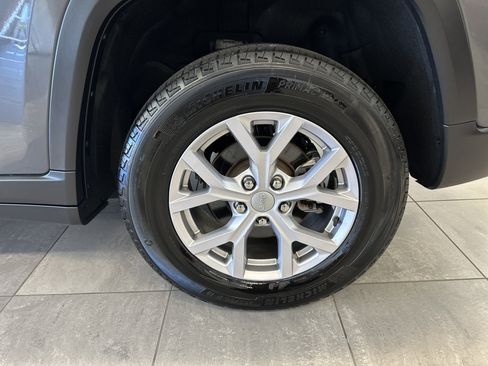 Used 2022 Jeep Grand Cherokee Limited w/ Trailer Tow Prep Group (B) image 8