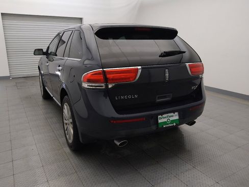 Used 2013 Lincoln MKX FWD image 6