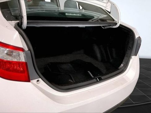 Used 2015 Toyota Corolla LE FWD image 31