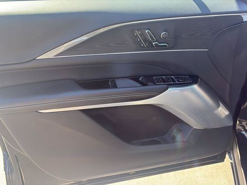 Used 2024 Cadillac Lyriq Luxury RWD image 10