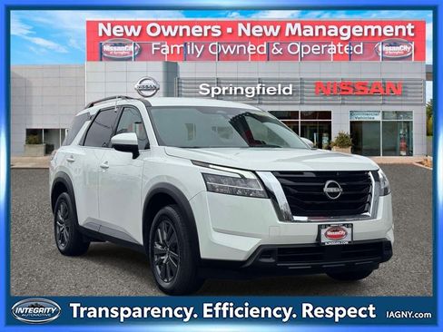 Used 2022 Nissan Pathfinder SV AWD/4WD image 1