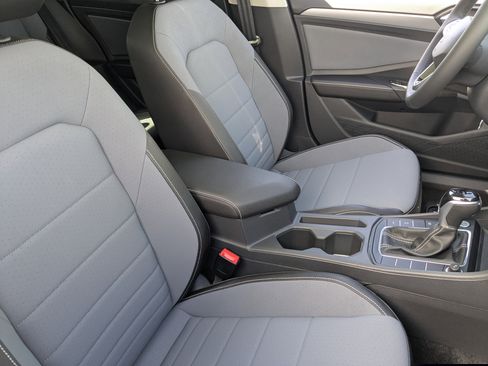 New 2026 Volkswagen Jetta SE FWD image 7