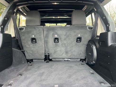 Used 2022 Jeep Wrangler Unlimited Willys image 38