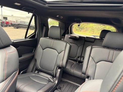 Used 2025 Honda Pilot TrailSport image 37