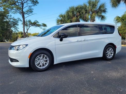New 2026 Chrysler Voyager LX image 3