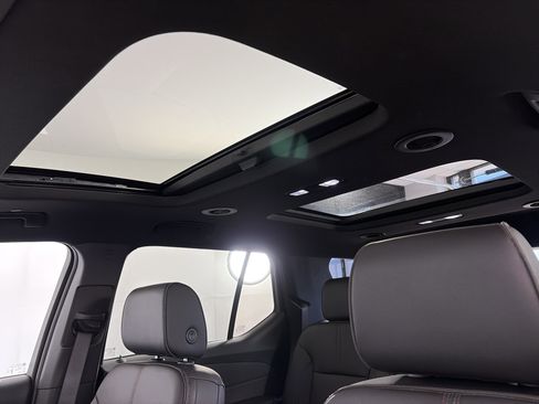 Certified 2023 Chevrolet Traverse RS AWD/4WD image 20