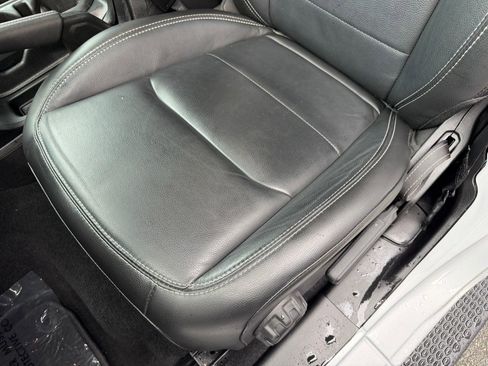 Used 2023 Jeep Wrangler Sahara w/ Cold Weather Group image 21