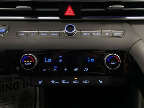 Certified 2025 Hyundai Elantra SEL FWD image 24