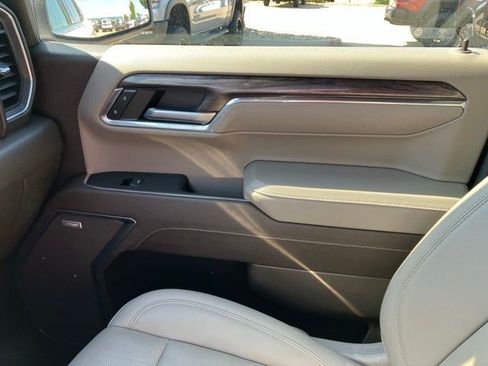 Used 2024 Chevrolet Silverado 1500 LTZ AWD/4WD image 23