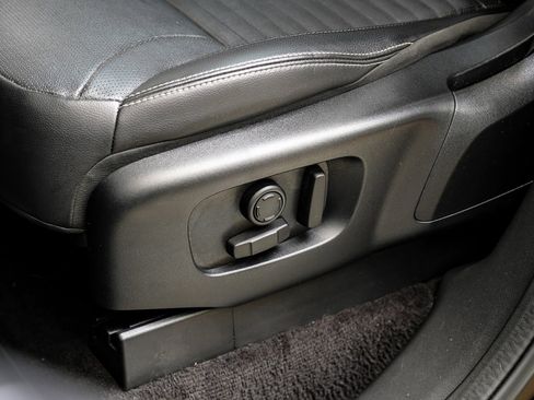 Used 2023 Land Rover Discovery S R-Dynamic image 38