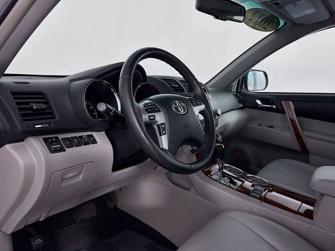 Used 2012 Toyota Highlander Limited image 12