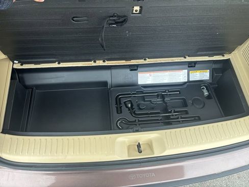 Used 2017 Toyota Highlander Limited AWD/4WD image 12