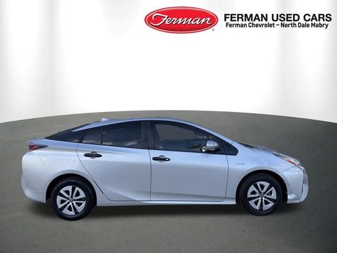 Used 2016 Toyota Prius Two image 2
