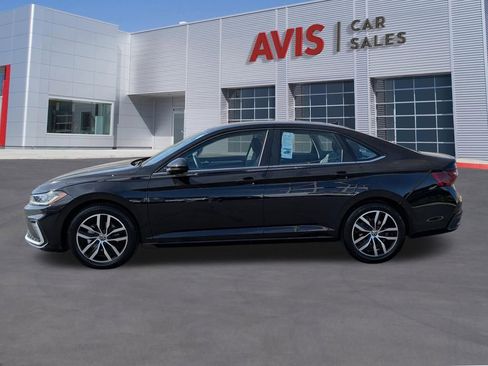 Used 2025 Volkswagen Jetta SE image 10