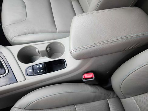 Used 2019 Kia Niro Touring image 26