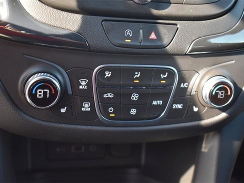 Used 2022 Chevrolet Equinox RS w/ Infotainment Package image 35