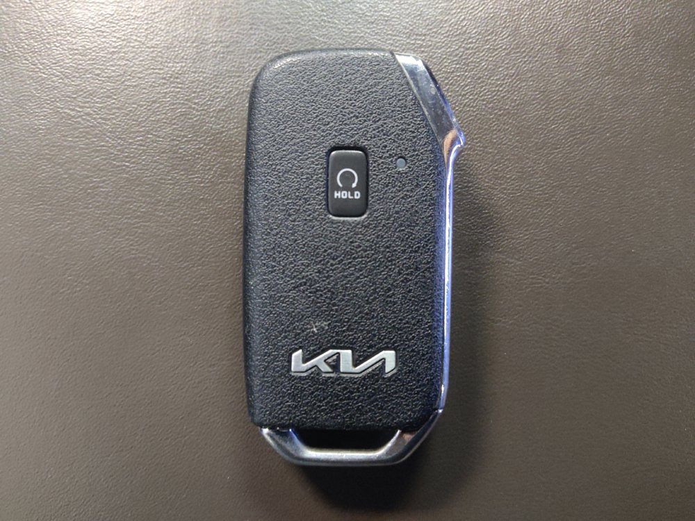 Used 2022 Kia Telluride SX w/ Towing Package FWD image 32