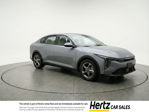 Used 2025 Kia K4 LXS image 1
