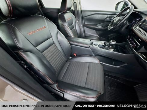 Certified 2025 Nissan Rogue SV image 27