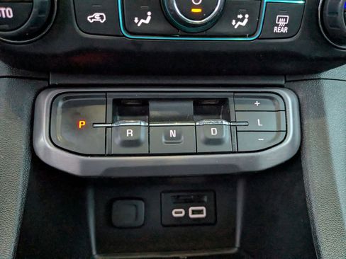 Used 2023 GMC Acadia AT4 w/ Preferred Package image 15