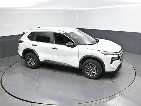 Used 2024 Nissan Rogue S AWD/4WD image 40