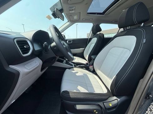 Certified 2025 Hyundai Venue SEL FWD image 22